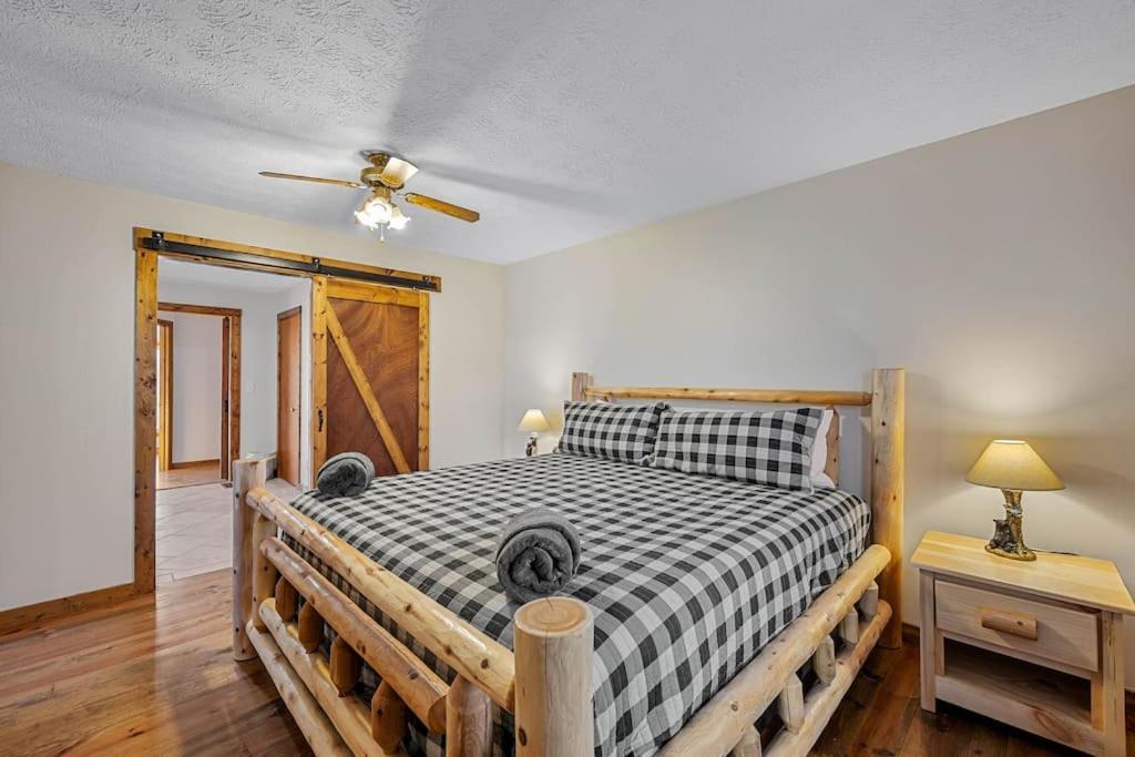 סביירוויל Dog Friendly! Views! Hot Tub! Close To Pf! Gsmnp מראה חיצוני תמונה