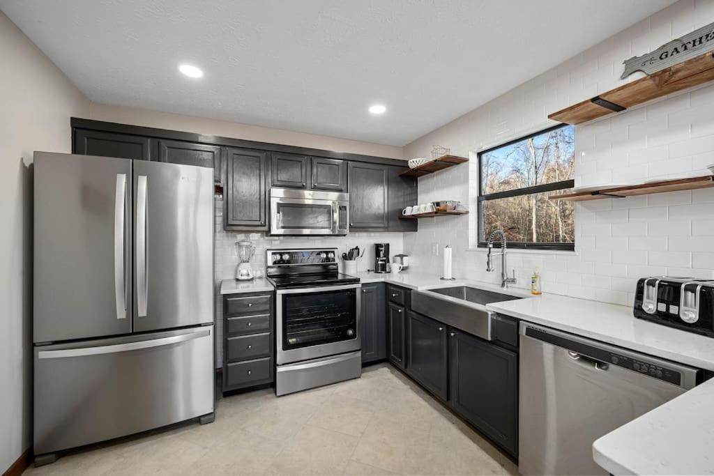 סביירוויל Dog Friendly! Views! Hot Tub! Close To Pf! Gsmnp מראה חיצוני תמונה