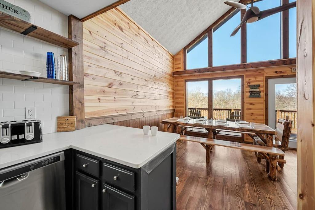 סביירוויל Dog Friendly! Views! Hot Tub! Close To Pf! Gsmnp מראה חיצוני תמונה